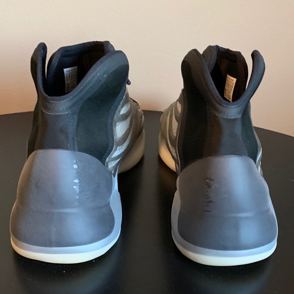 Adidas Yeezy QNTM Barium is available for purchase on au PAY Market -  Imported Goods Online Store Co.Ltd. | au PAY Market - Online Shopping Site